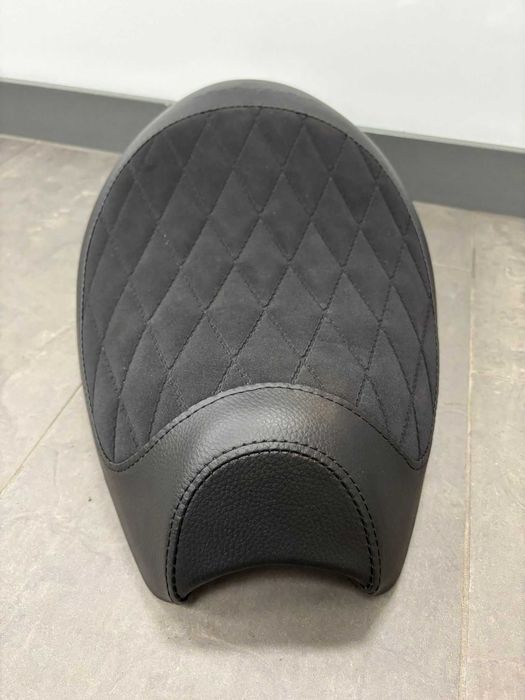 Siedzenie kierowcy Kanapa Hyosung GV 125 Aquila 18-24 [0127]