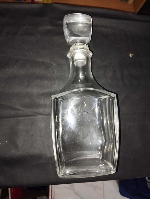 Garrafa Antiga em Vidro para licor