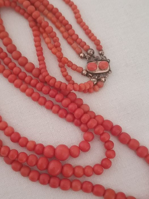 Коралл.Бусы .Антиквариат.Италия.ВЕС 45 ГРАММ