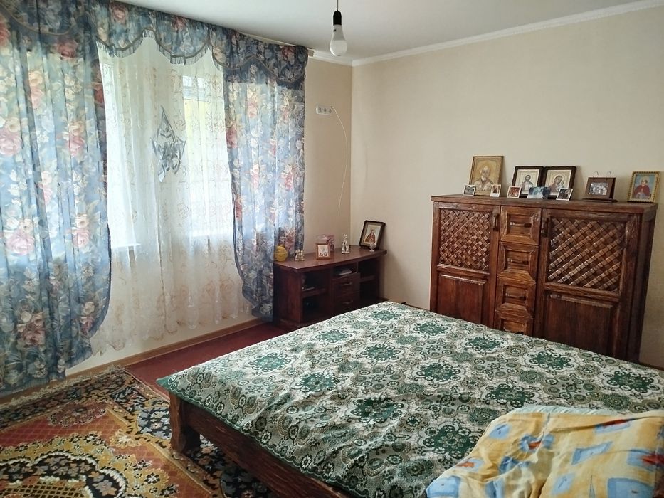 Цегляний будинок с. Різня, доглянутий, чистий, гарне місце, поряд ліс