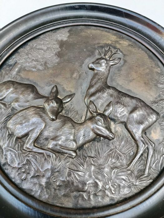 Escultura Metal Relevado Veados Inglaterra Séc XIX 23,5 cm diâmetro