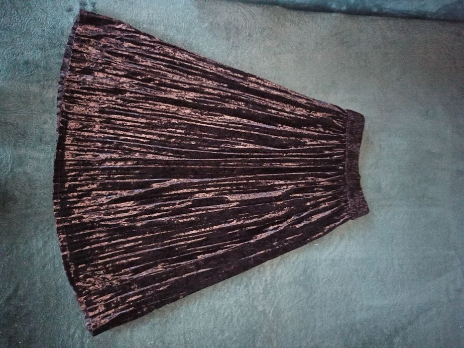Elegancka czarna spódnica