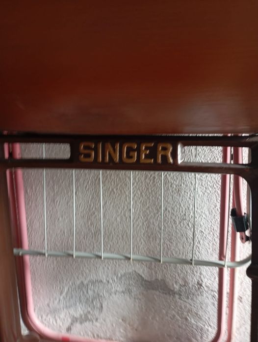 Máquina de costura singer