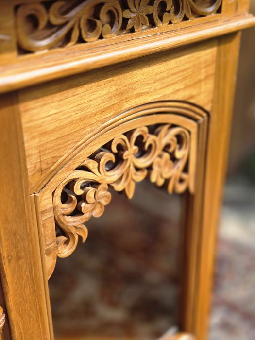 Niska komódka witryna narożna indyjska akacja #1804 Stylowy Węgrów