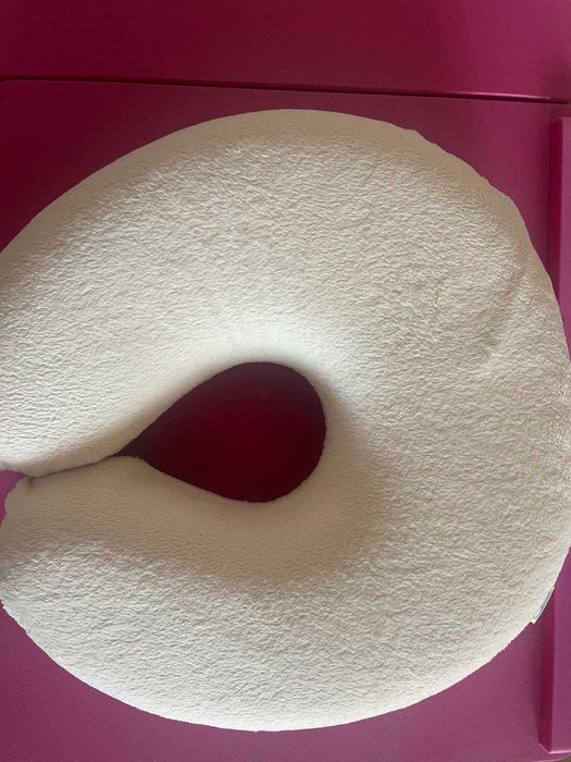 Подушка для подорожей  Meradiso