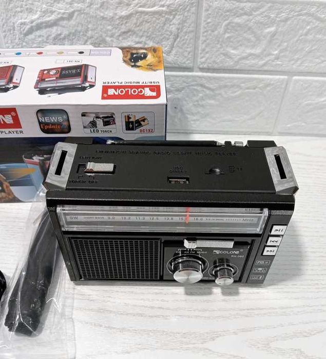 Радіо на акумуляторі з флешкою радіоприймач ліхтарик