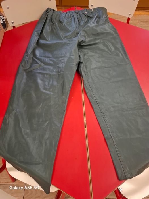 Fato de Pesca Completo Verdeval + Botas Nº 43 – Excelente Estado