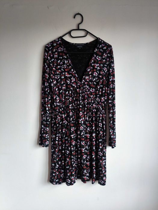 Sukienka w kwiaty marki Wednesday Girl w rozmiarze M/38, 95% Wiskoza