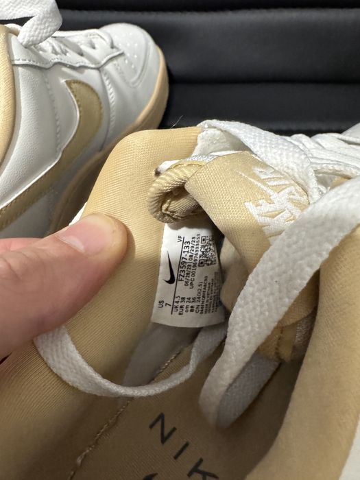 Продам женские кросовки Nike Air Force 1 ’07