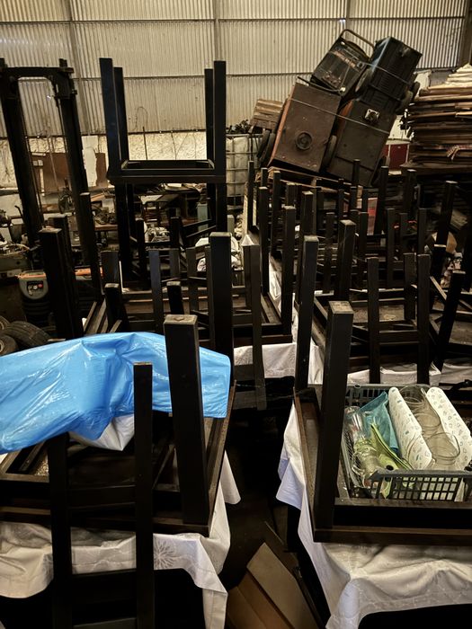 Lote de mesas novas prontas a usar