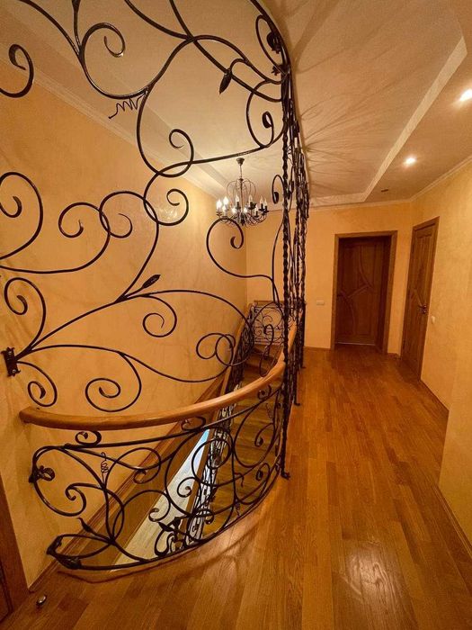 Дворівнева квартира в центрі міста! Можлива розстрочка!