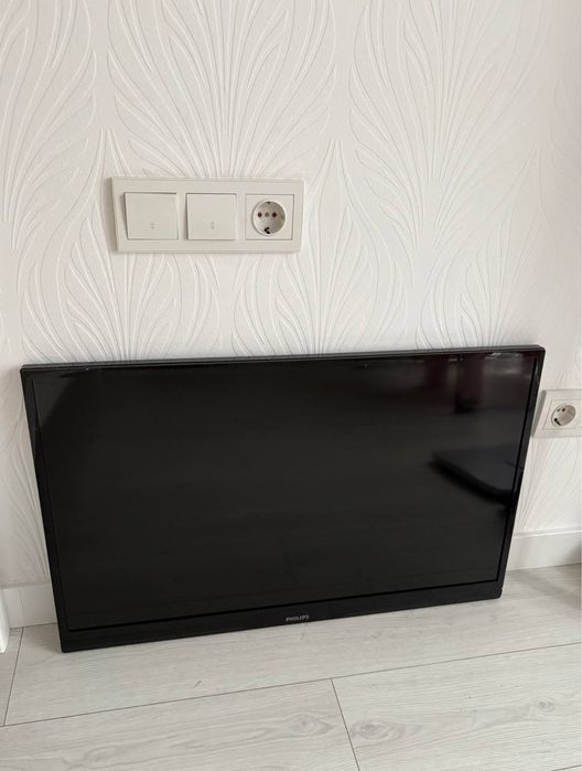 Телевізор Philips 32PFL3807T/12