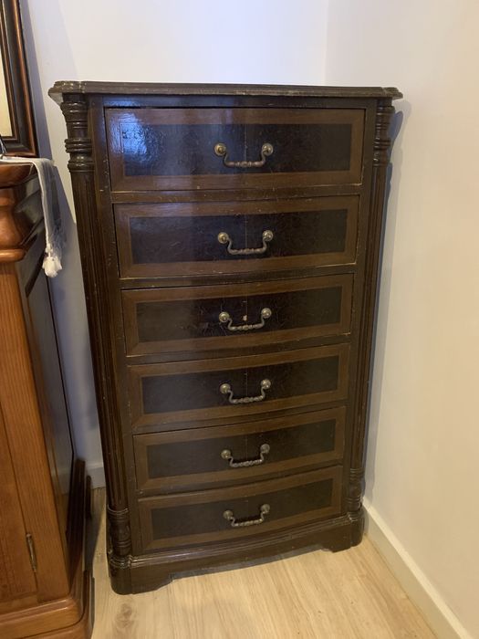 Mesa extensível em madeira maciça com 4 cadeiras