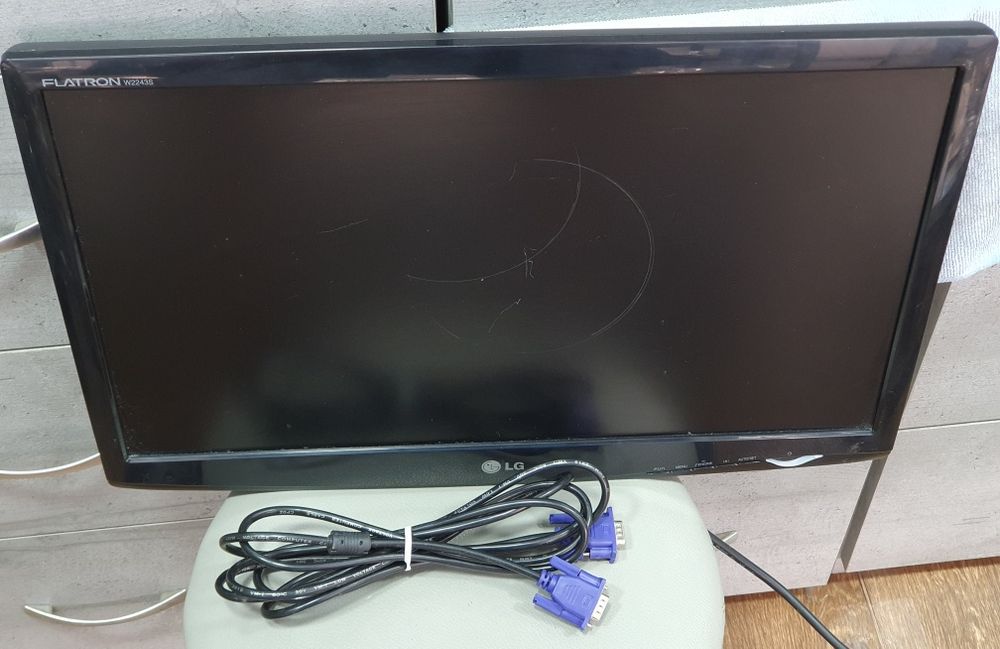 Монитор LG Flatron "W2243SV"