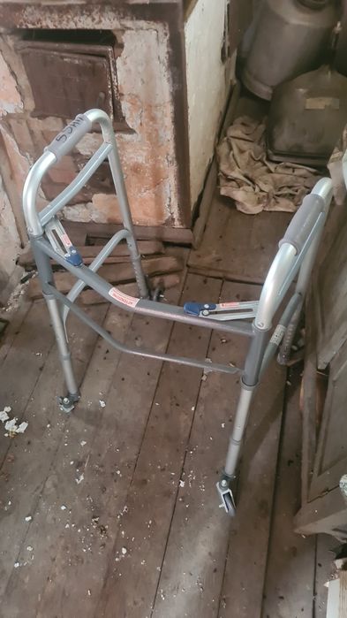 Продам Инвалидную Коляску.