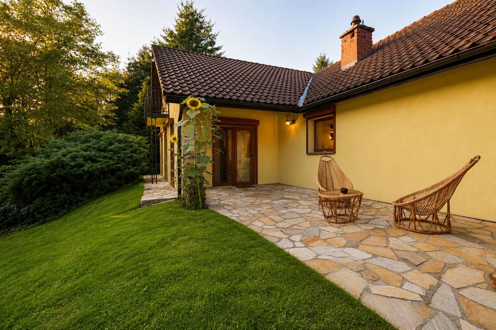 PL / UA / EN | 7 Pokoi | 380+ m2 | Działka 2000 m2 | Basen | Garaż | Od zaraz