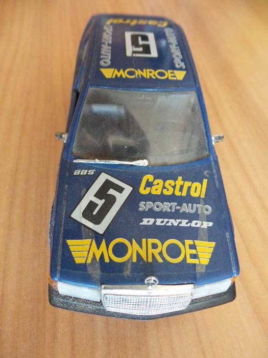 Carros de coleção em miniatura