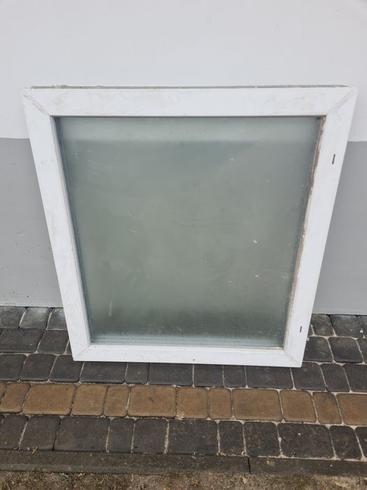 Okno 100 na 100 nieotwierane