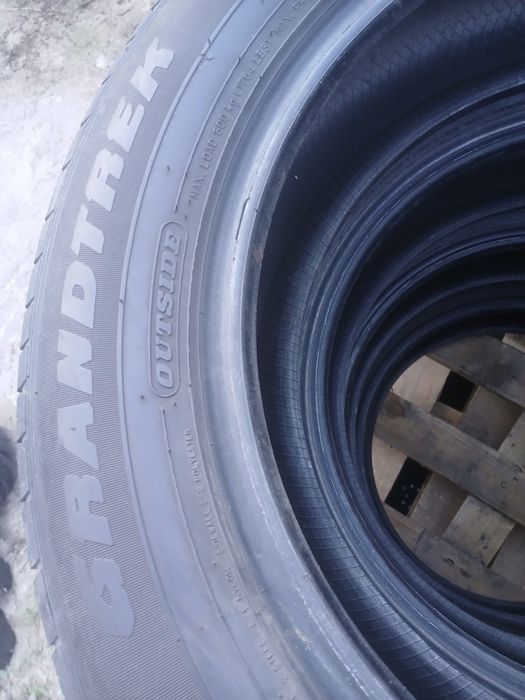 Продам б/в автомобільні шини 225/60R18
