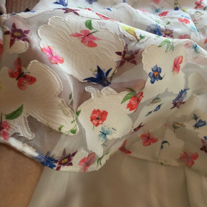 Elegante vestido florido da marca Rene Derhy