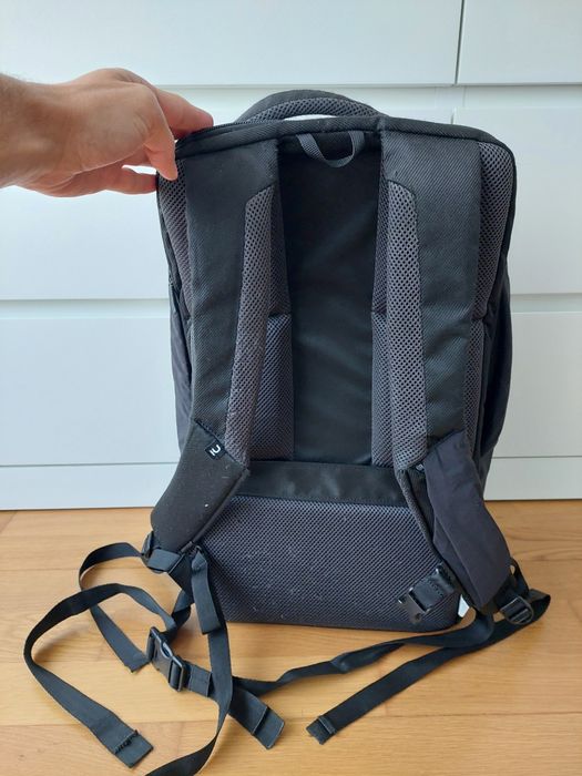 Mochila de caminhada multibolsos 23L