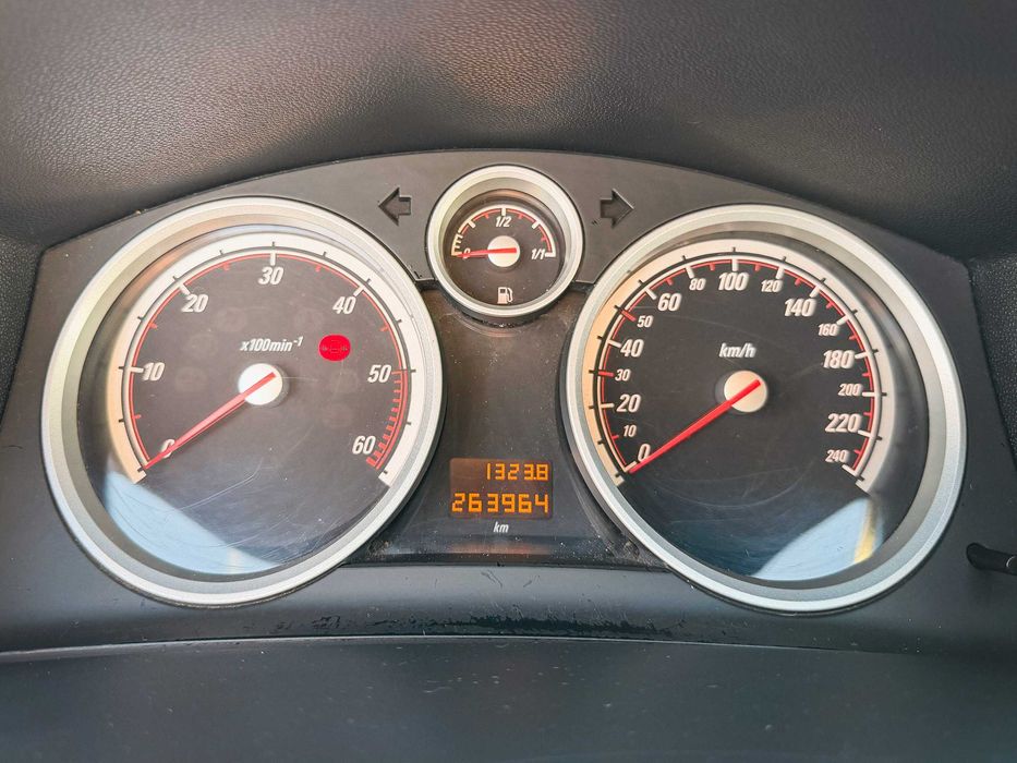 Opel Astra H GTC 1.7 | 2008 | 264 mil km | Bluetooth | Modo Sport