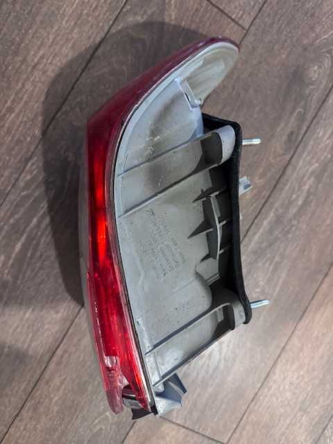 Задній стоп сигнал для Toyota corolla E150 Koito 12-566