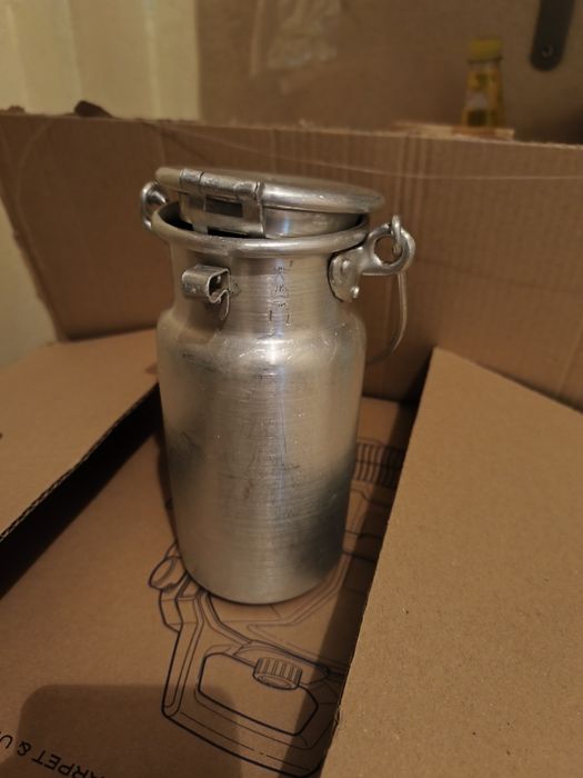 Antiga leiteira de 1l