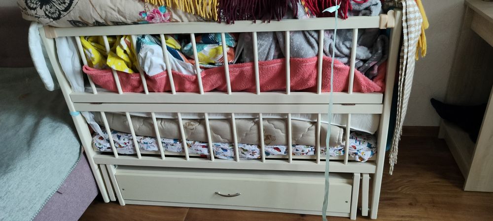 Колиска - маятник з нижнім ящиком