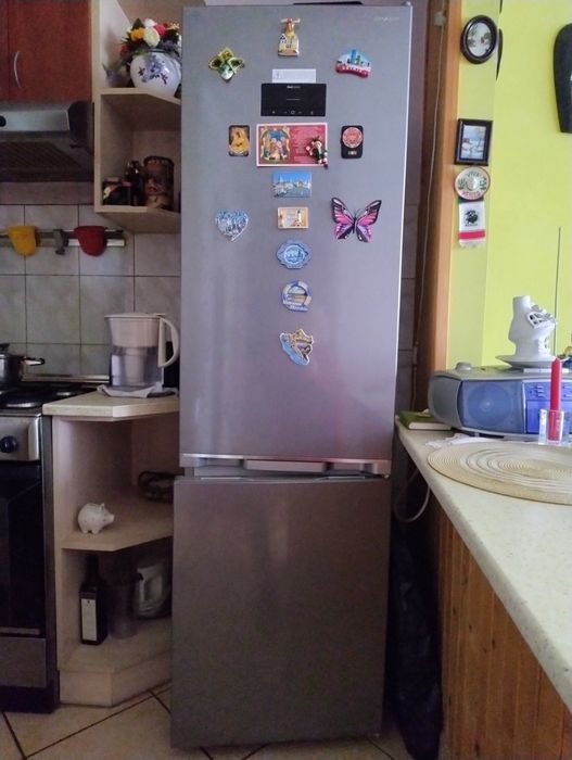 Sprzedam lodówkę Sharp