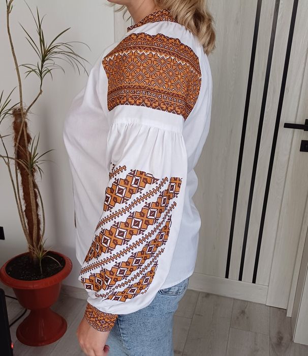 Вишиванка жіноча розмір 52