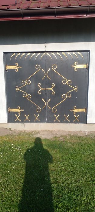 Продаю ковані гаражні ворота