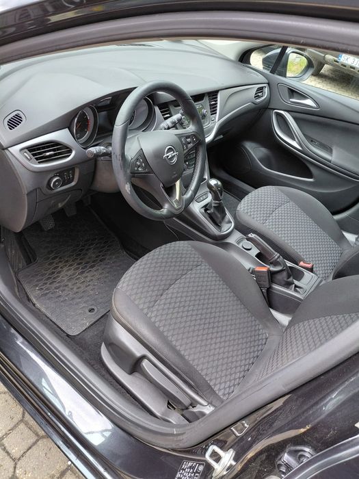 Opel Astra K ** benzyna ** niski przebieg