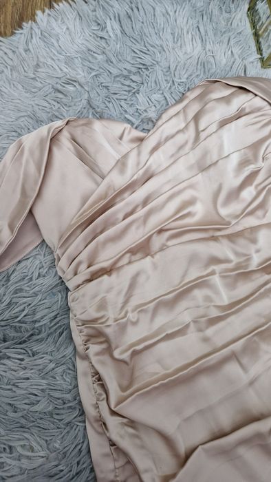 Efekt WOW! Satynowa sukienka JADED ROSE – Nowa  S/M