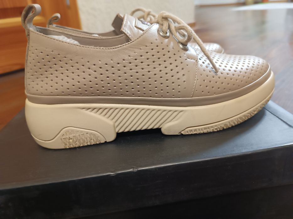 Шкіряне взуття на весну 36р.