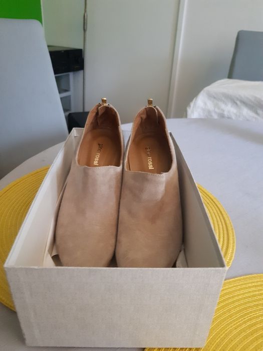 Nowe, półbuty, beż. Gino Rossi. 36 F