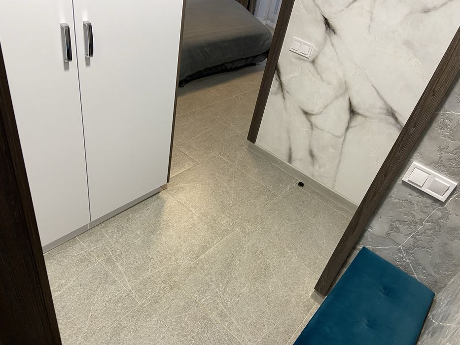 Здам  1-к командирувальним ,біля площі Володимира Великого