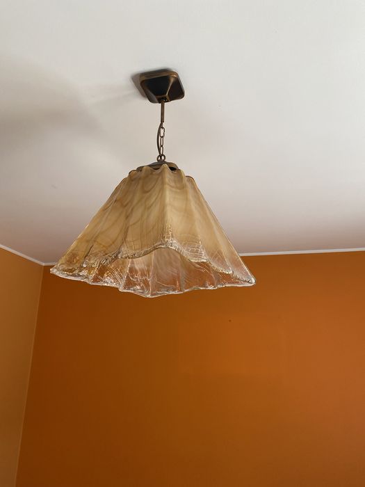 Piękna lampa do jadalni lub kuchni