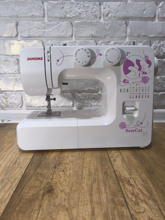 Швейна машина Janome Sew Cat
