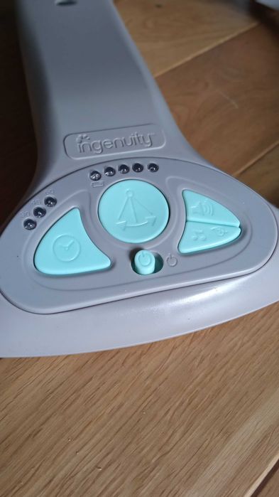 Bujaczek leżak huśtawka Bright Starts Ingenuity