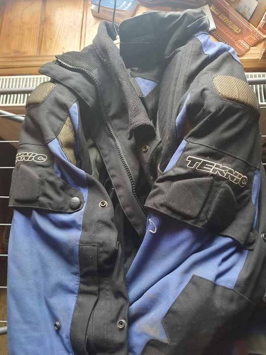 Мотор ,куртка.чудовий,стан.