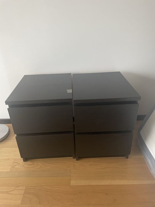 Duas Mesinhas de cabeceira - ikea