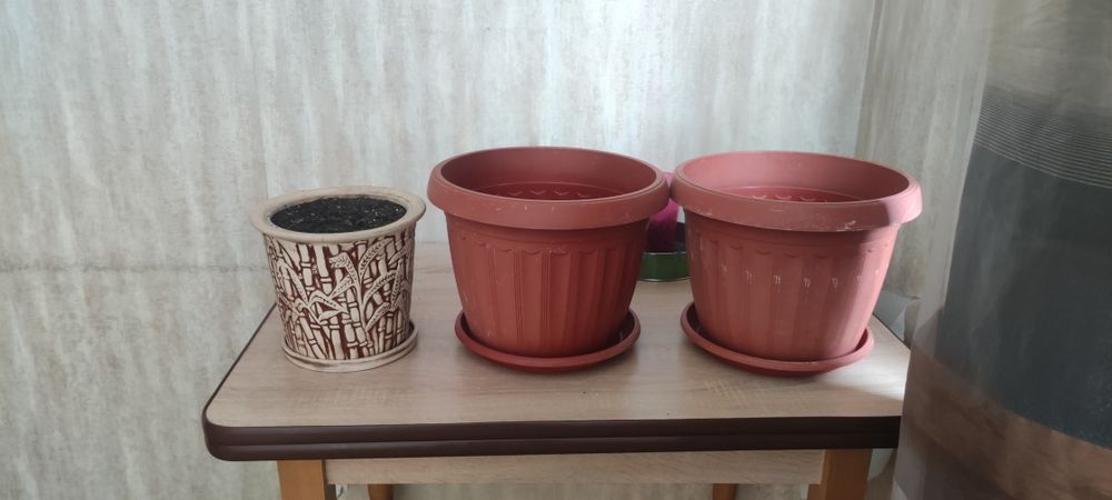 Вазони пластмасовий з піддоном великі