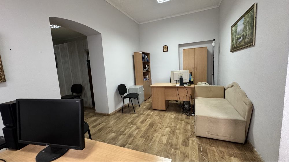 Продаж комерційного приміщення в центрі міста Сколе