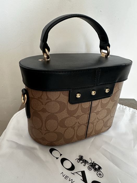 Трендова сумочка Coach