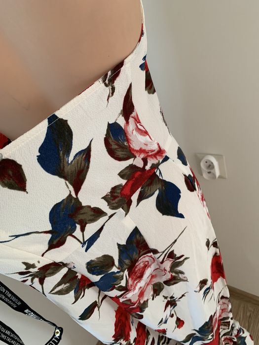 Kombinezon w kwiaty rozmiar 42 prettylittlething