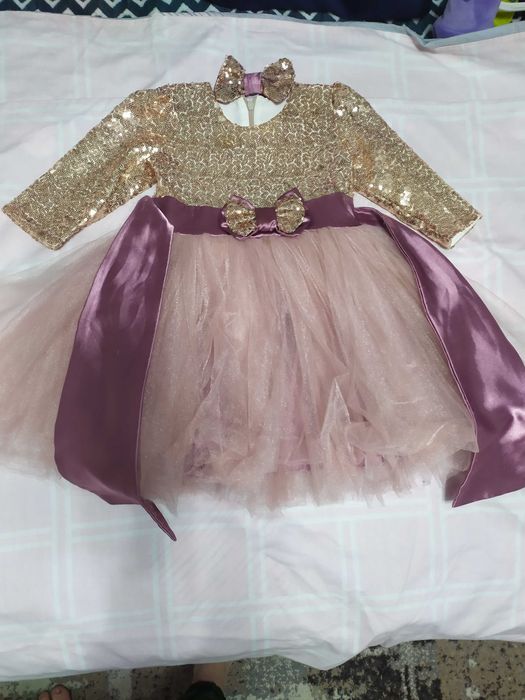 Одяг для дівчаток