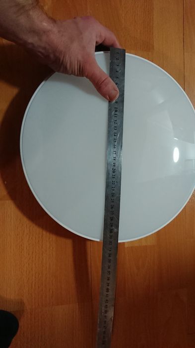 Продам круглый светодиодный светильник на потолок