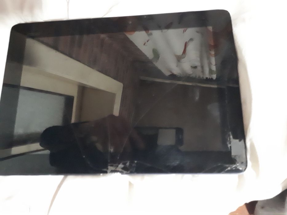 Асус трансформер прайм в робочому стані з зарядним рідним є тріщини