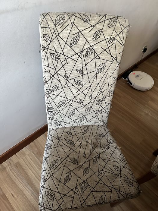 Mesa de sala com e 6 Cadeiras